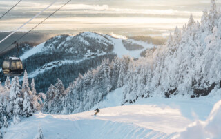 Skier descends Mont-Orford